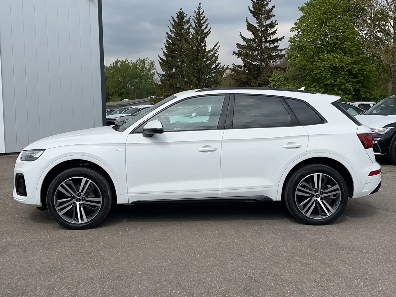 Original vehicle photo